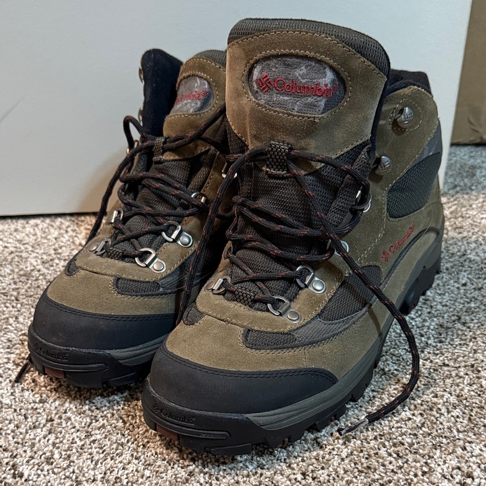 Columbia Olive and Black Men’s Hiking Boots